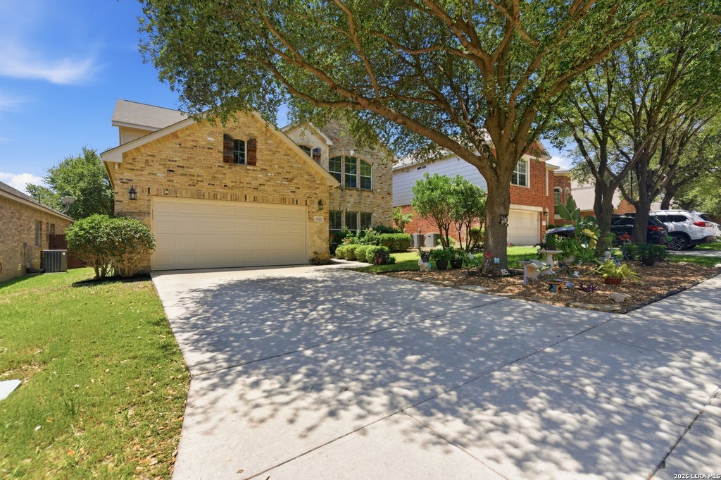 Photo of 19519 Highgrove Ln, San Antonio, TX 78258 (MLS # 1994151)
