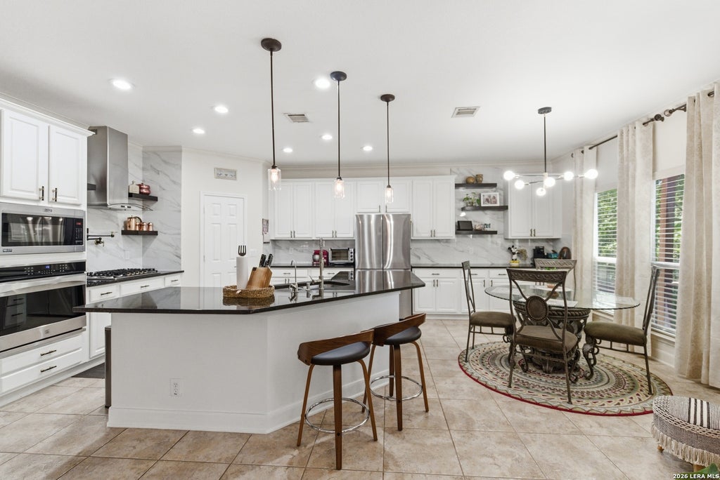 Photo of 19519 Highgrove Ln, San Antonio, TX 78258 (MLS # 1994151)