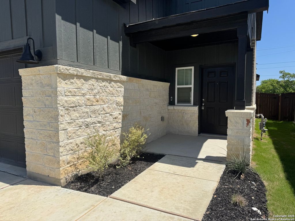 Photo of 133 Windmill Breeze, Boerne, TX 78006 (MLS # 1952753)