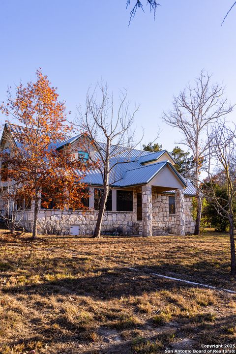 Search 230 Cade Loop Ingram TX 78025