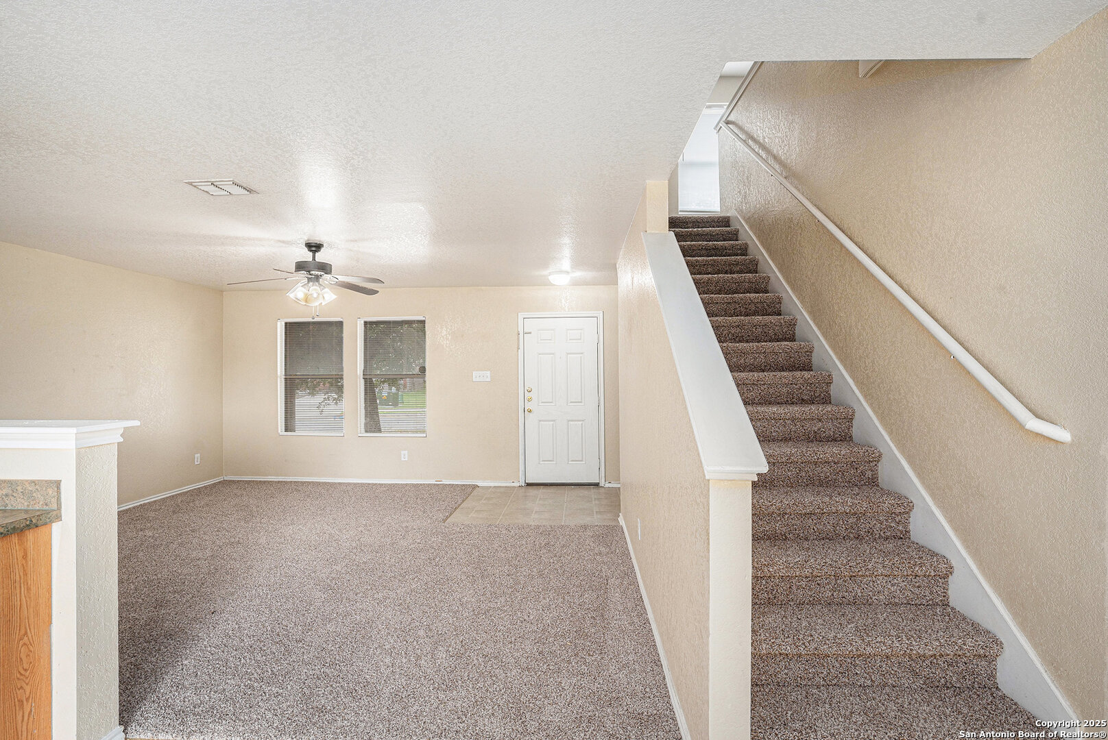 237 Hinge Chase