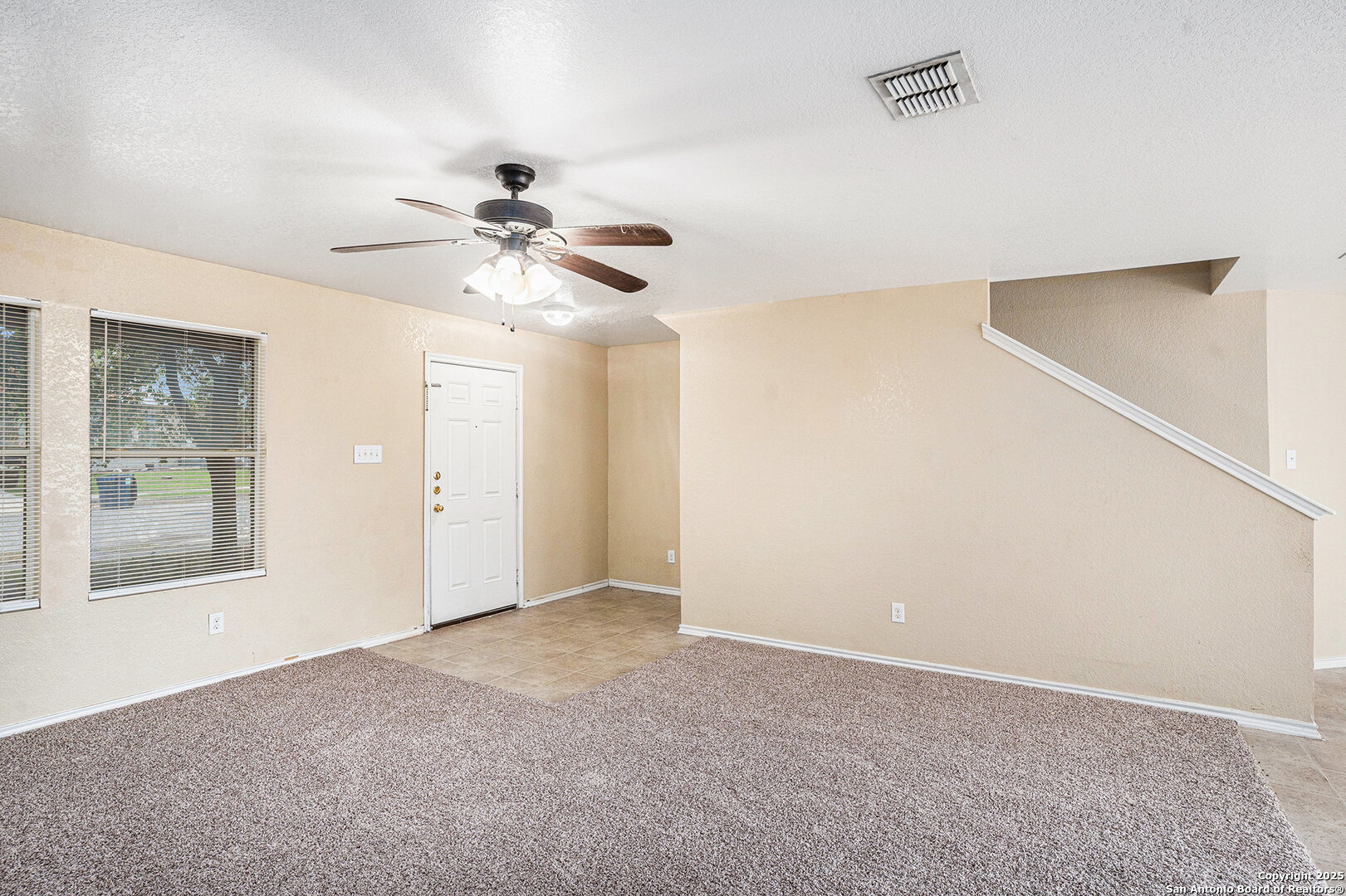 237 Hinge Chase