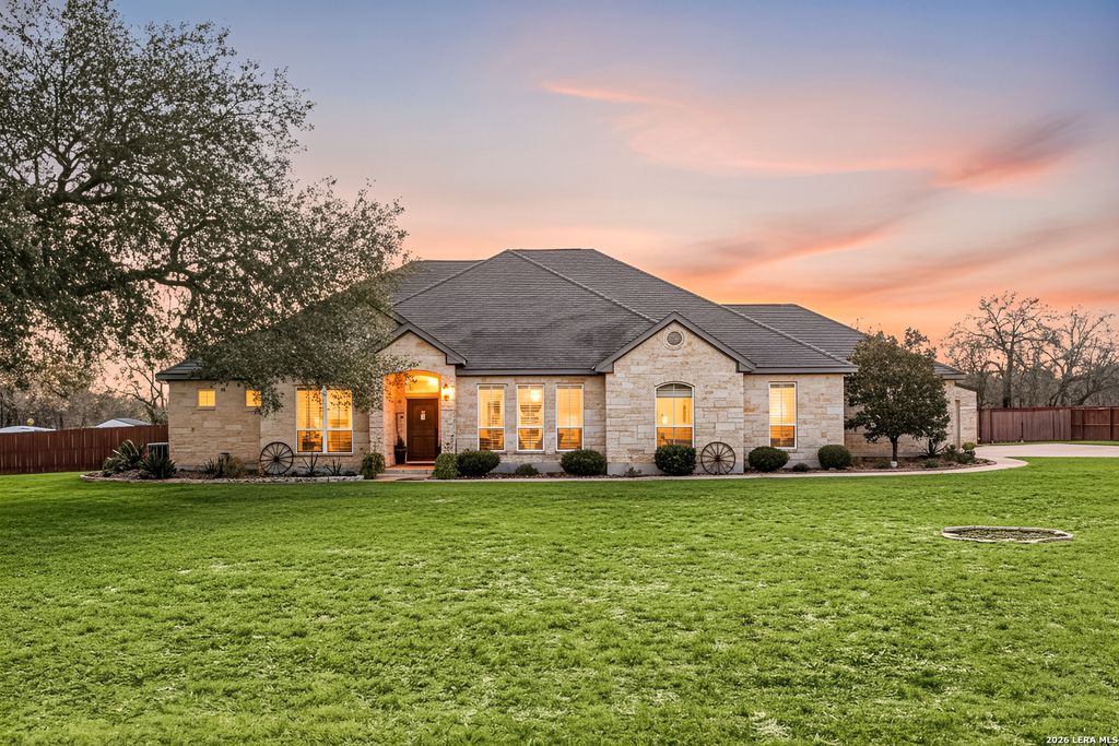 Photo of 133 Vintage Ranch Cir, La Vernia, TX 78121 (MLS # 1934496)