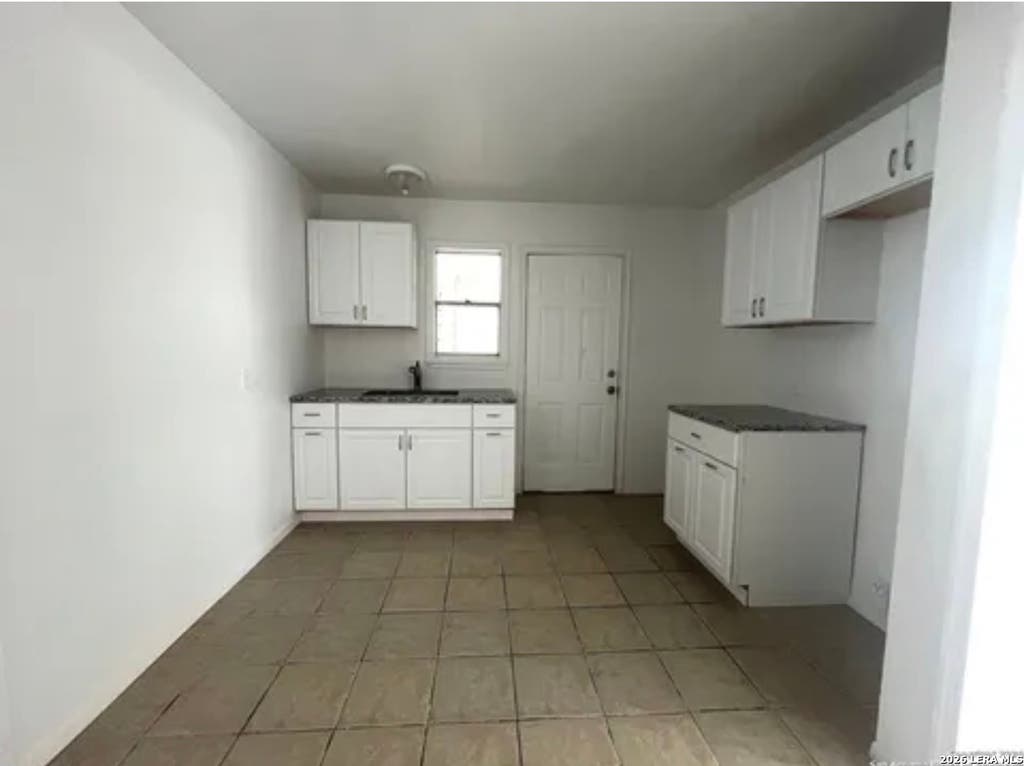 Photo of 2205 Louise st, Seguin, TX 78115 (MLS # 2003365)