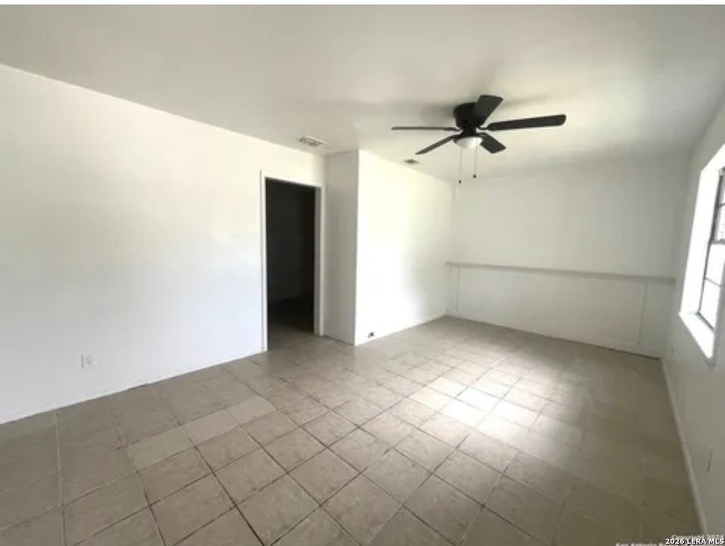 Photo of 2205 Louise st, Seguin, TX 78115 (MLS # 2003365)