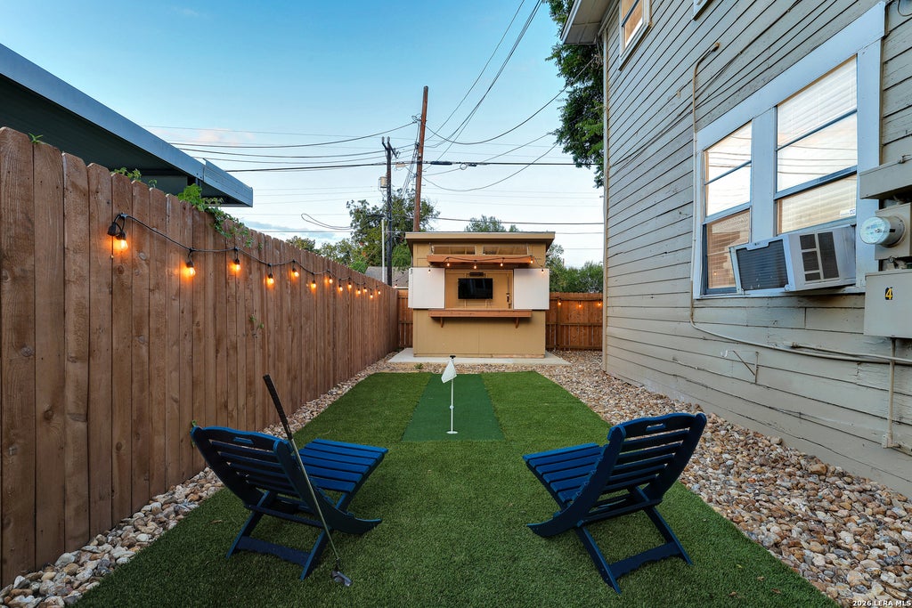 Photo of 423 E ASHBY PL, San Antonio, TX 78212 (MLS # 2018182)