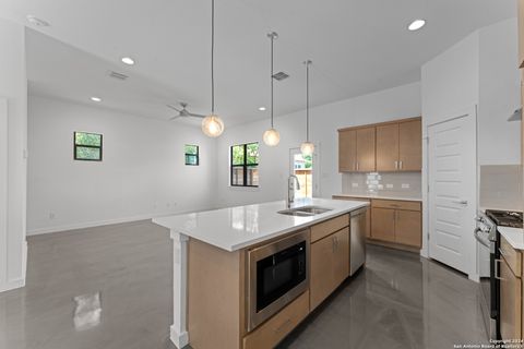 914 N Olive #101 San Antonio TX 78202