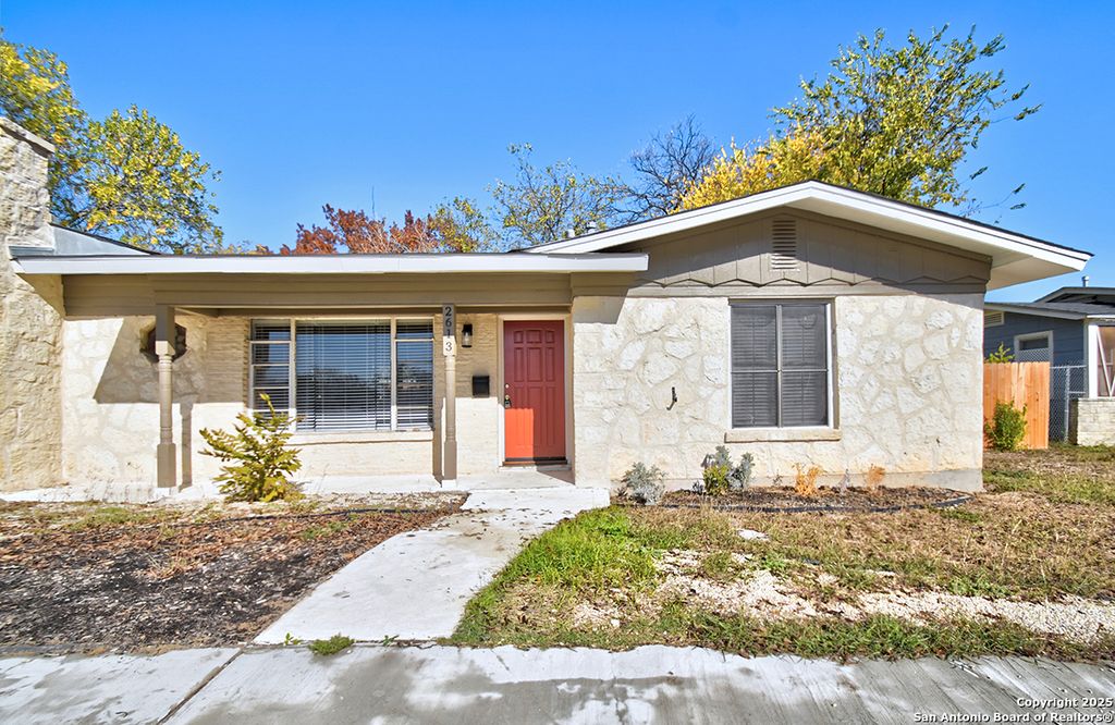 Photo of 2613 W Summit Ave, San Antonio, TX 78228 (MLS # 1929614)