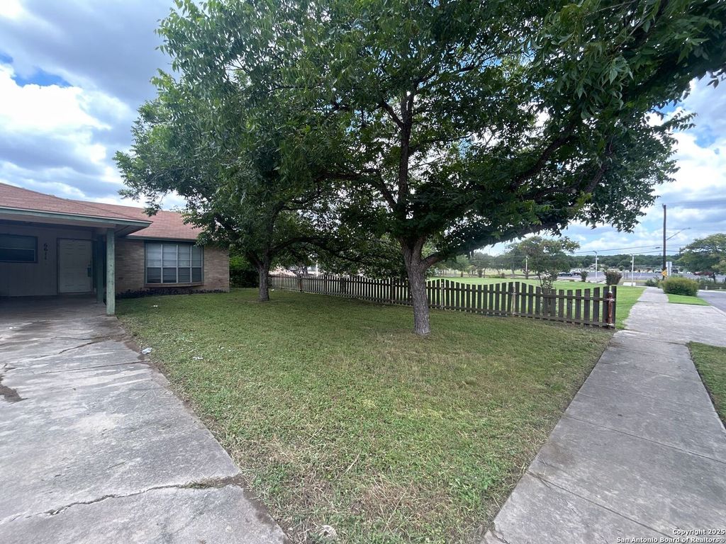 Photo of 6611 Peachtree, San Antonio, TX 78238 (MLS # 1913516)