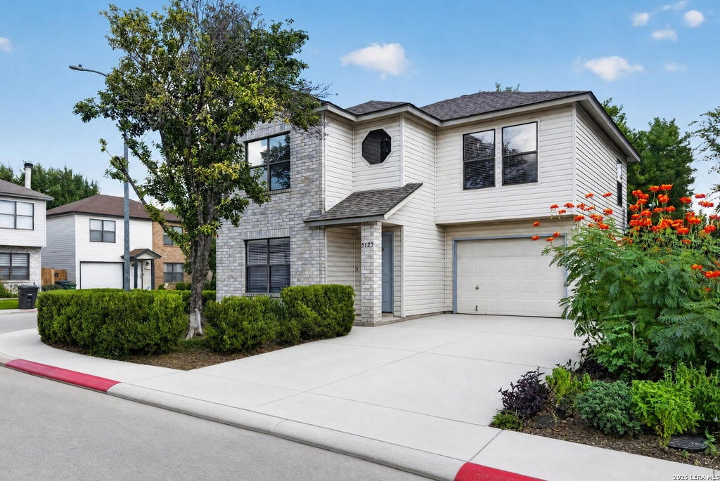 Photo of 5123 Sunset Glade, San Antonio, TX 78240 (MLS # 2020230)