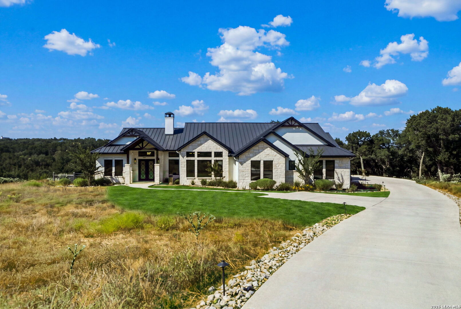 76 Ledgestone