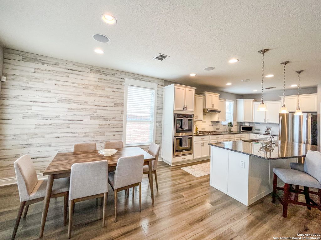 Photo of 7427 VALLE MISSION, Boerne, TX 78015 (MLS # 1957655)