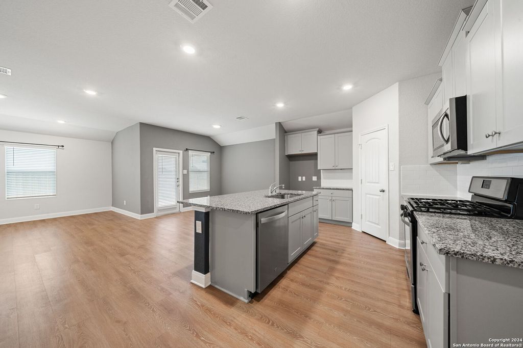 Photo of 1080 AMBLE OAK, Seguin, TX 78155 (MLS # 1964097)