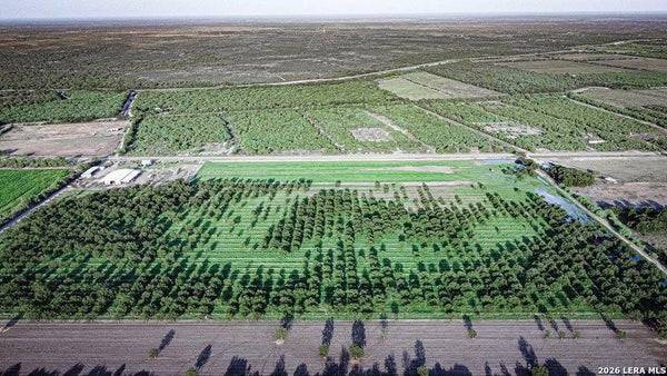ADDRESS PRIVATE, QUEMADO, TX 78877 - Image df9ea26ef2b929e82402b9ca39c85091/4076204049
