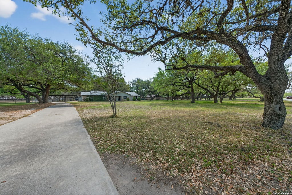 Photo of 100 Crestline, Pleasanton, TX 78064 (MLS # 1953640)
