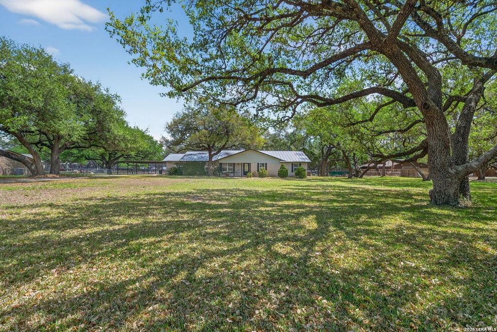 Photo of 100 Crestline, Pleasanton, TX 78064 (MLS # 1953640)