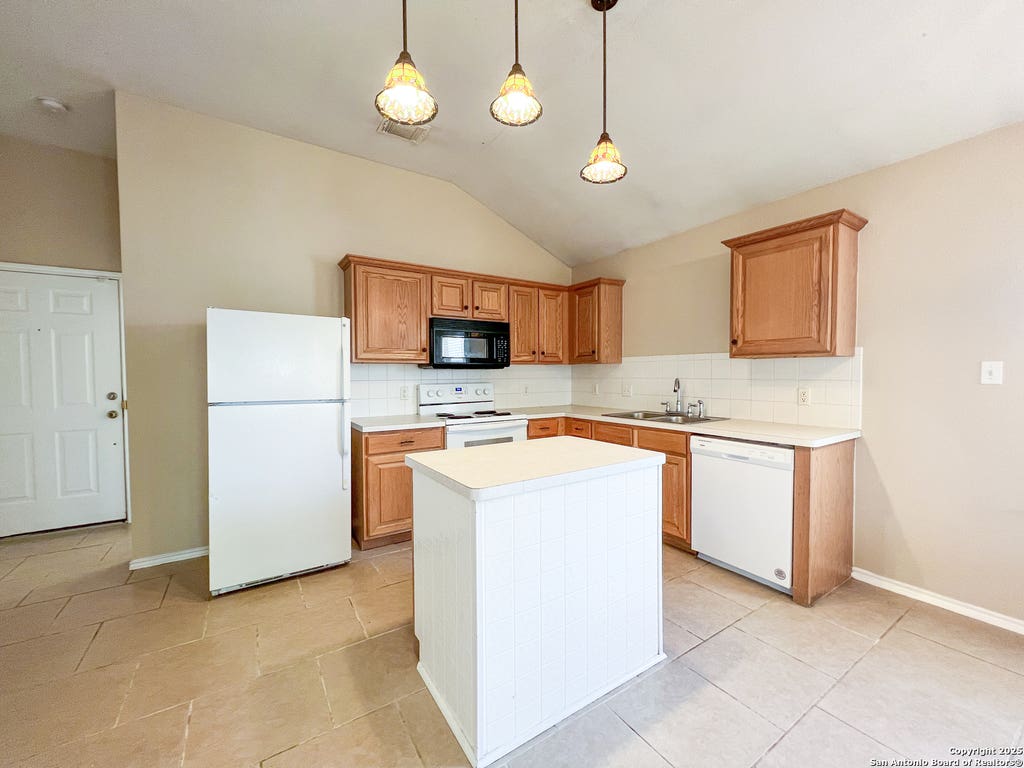 Photo of 1632 Sunnycrest, New Braunfels, TX 78130 (MLS # 1971482)