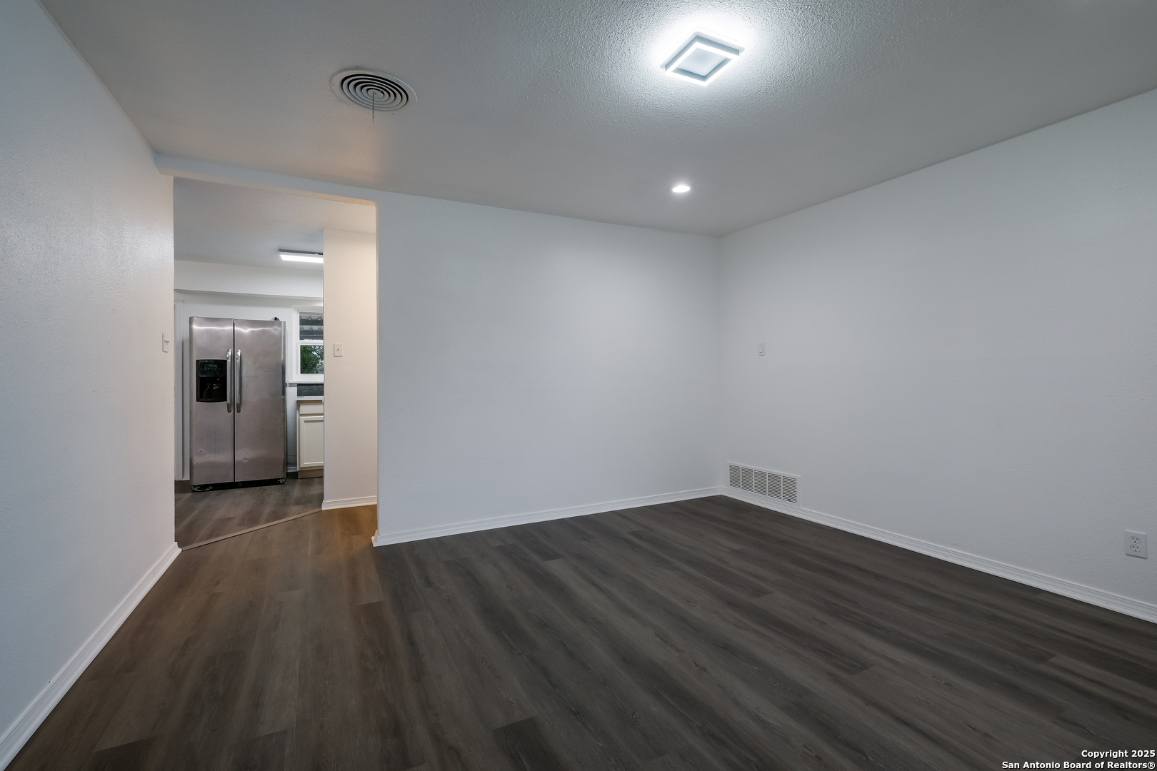 241 Weathercock Ln