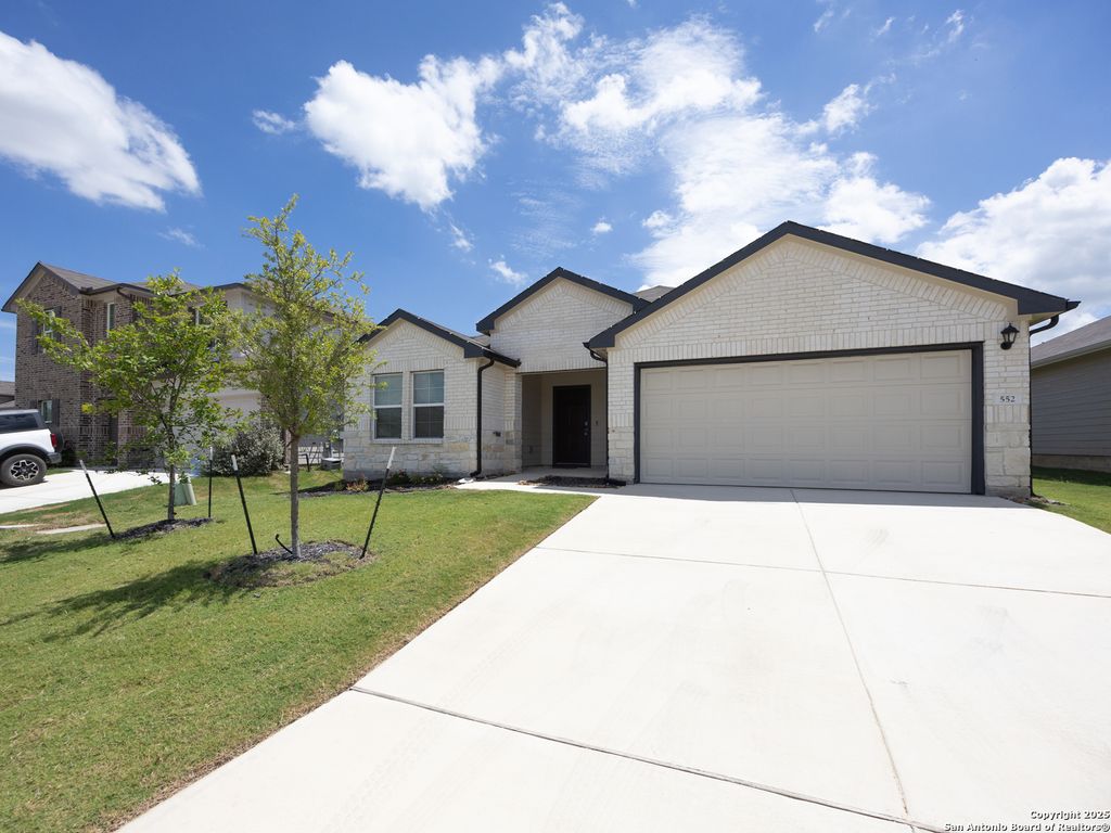 Photo of 552 Chaco Loop, Seguin, TX 78155 (MLS # 1888904)