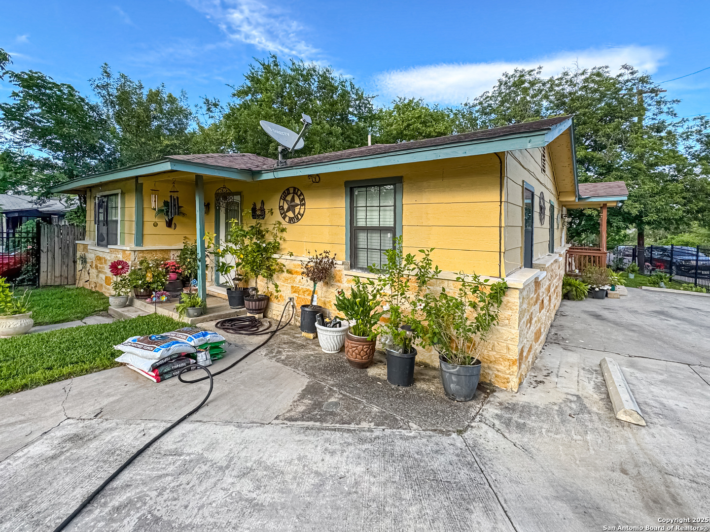 602 HORTENCIA AVE
