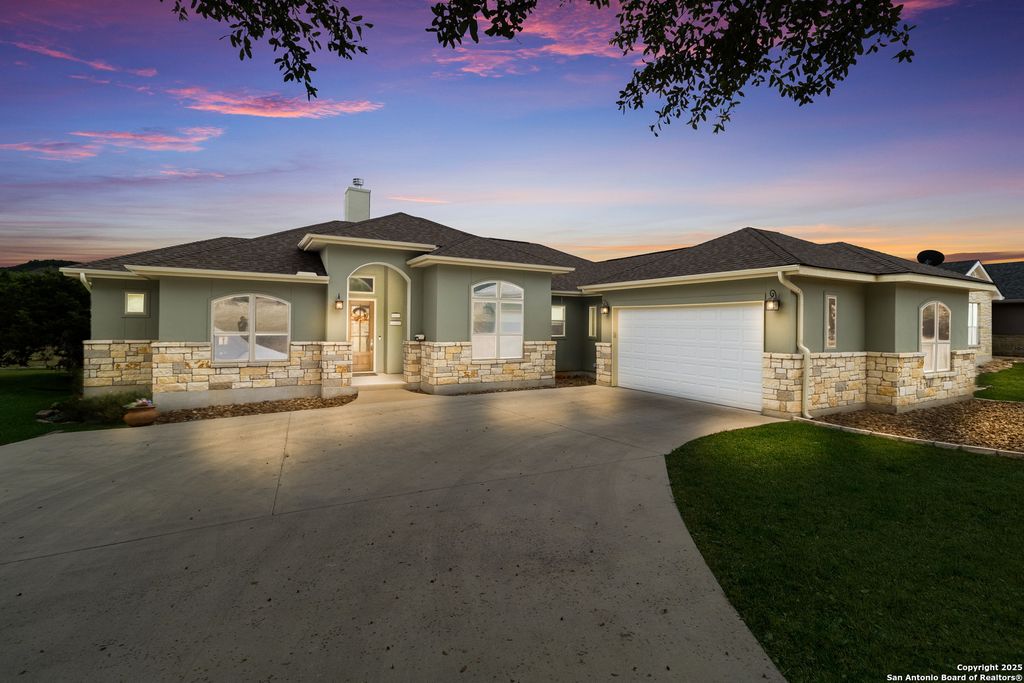Photo of 556 Shayla, Canyon Lake, TX 78133 (MLS # 1914024)