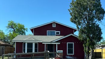 Single Family Residence at 211 Waugh