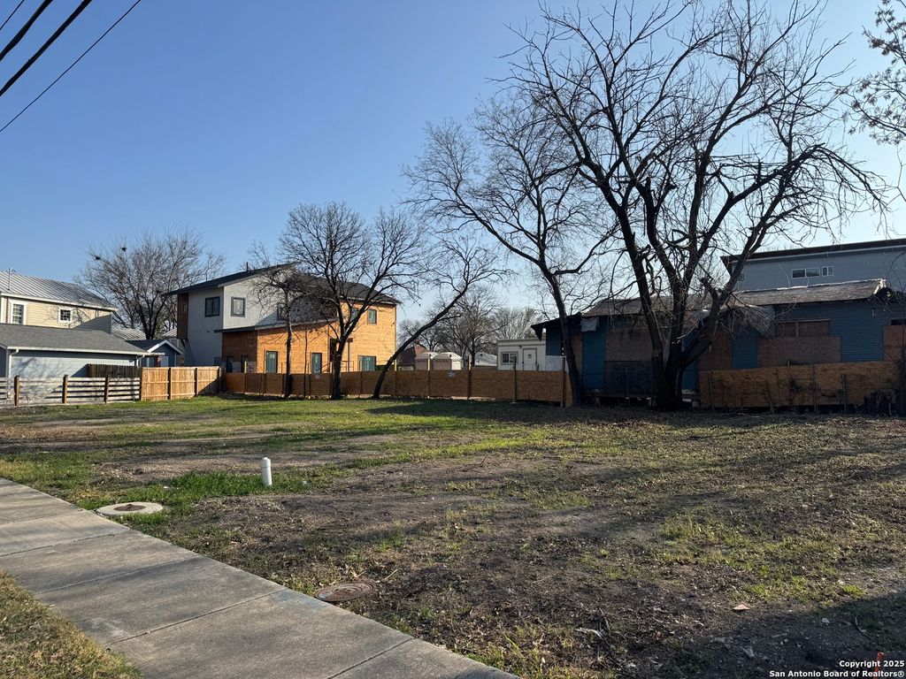 Photo of 602 Labor St., San Antonio, TX 78210 (MLS # 1841579)
