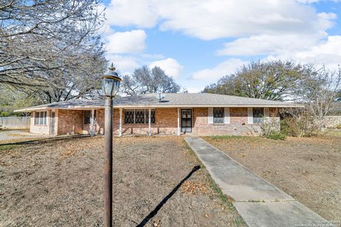 A home in Hondo