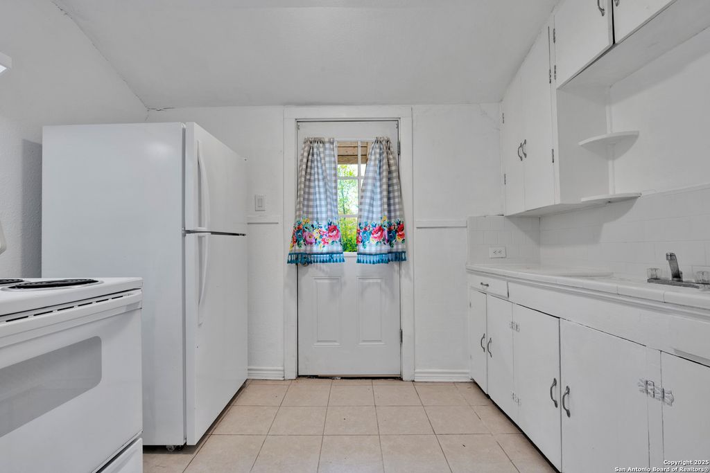 Photo of 165 Division 2 #2, San Antonio, TX 78214 (MLS # 1957158)