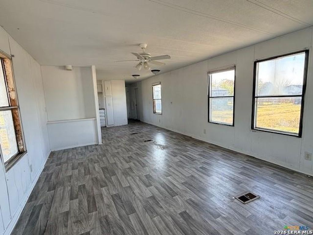Photo of 135 Creekway, Seguin, TX 78155 (MLS # 1949895)