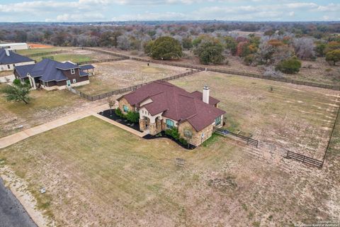 A home in Floresville