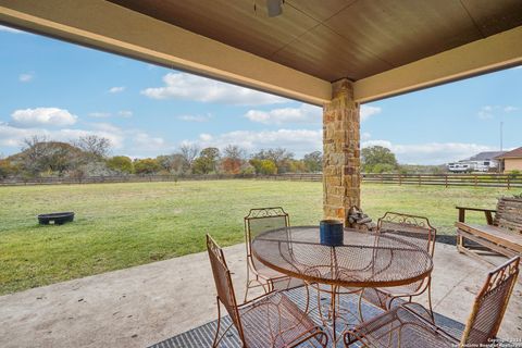 A home in Floresville