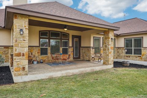 A home in Floresville