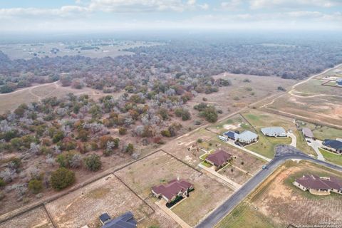 A home in Floresville