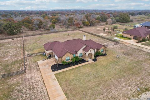 A home in Floresville