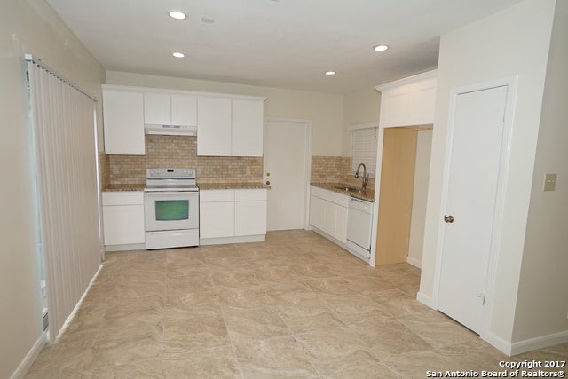 Photo of 12816 HUNTSMAN LAKE DR, San Antonio, TX 78249 (MLS # 1971842)