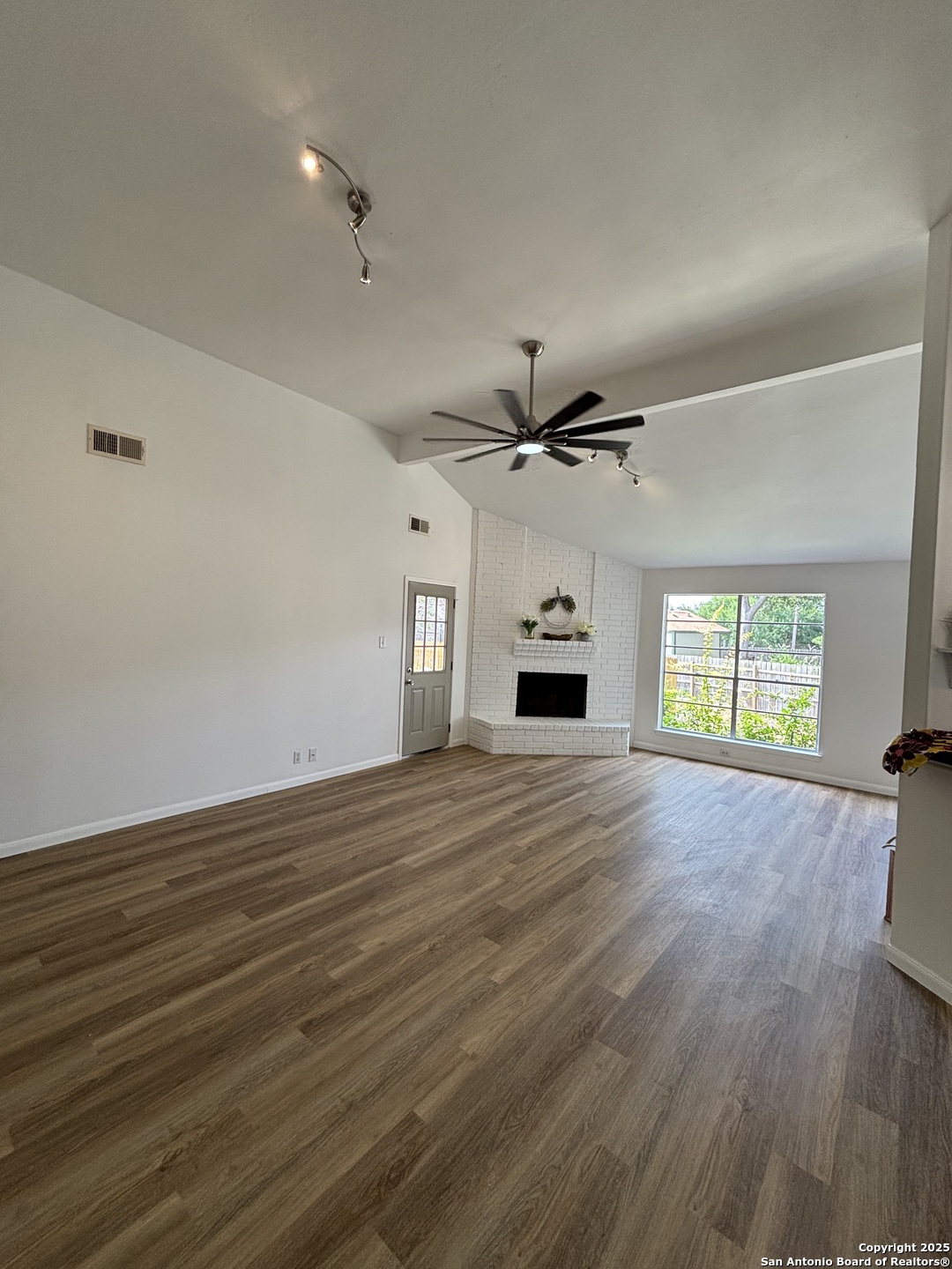 10900 Forest Summit