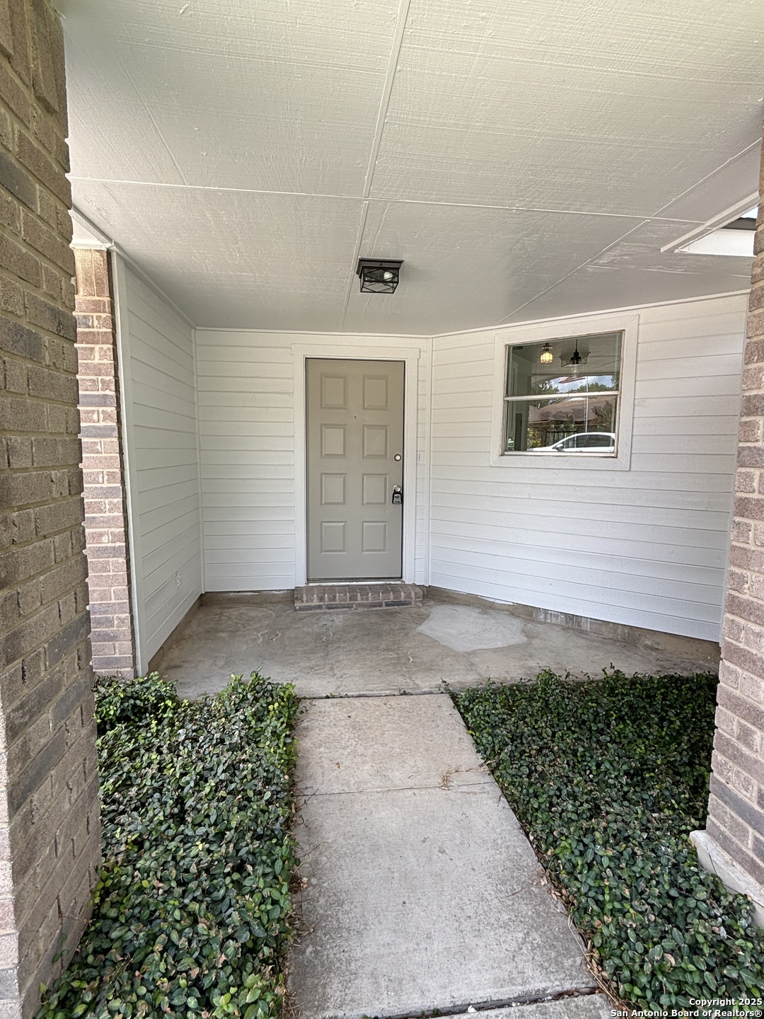10900 Forest Summit