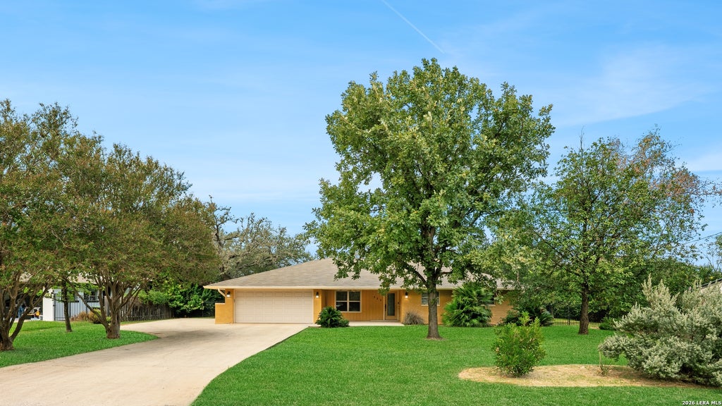 Photo of 325 MEADOWBROOK DR, Hollywood Park, TX 78232 (MLS # 2023585)