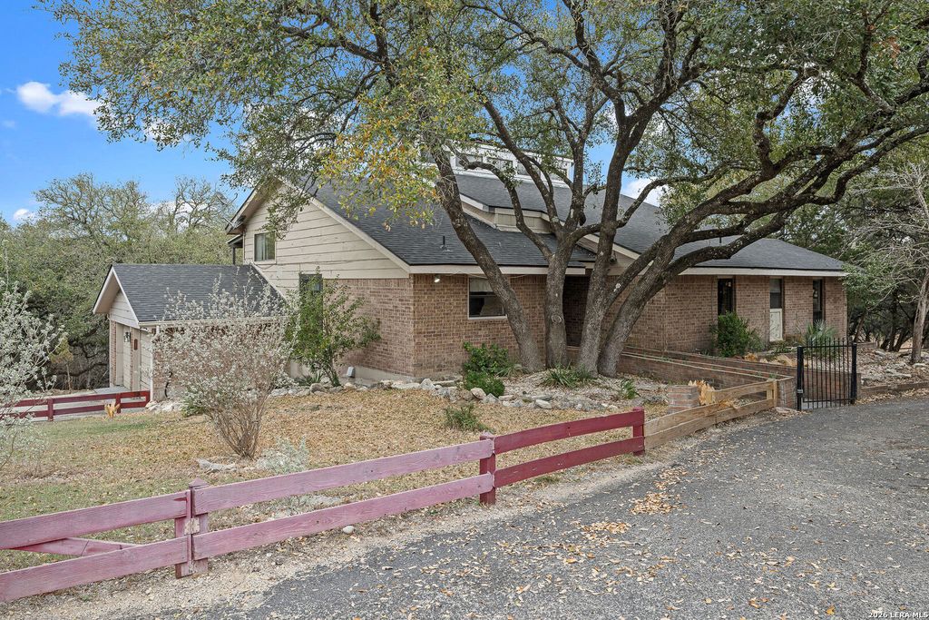 Photo of 23314 Eagle Gap, San Antonio, TX 78255 (MLS # 1947172)