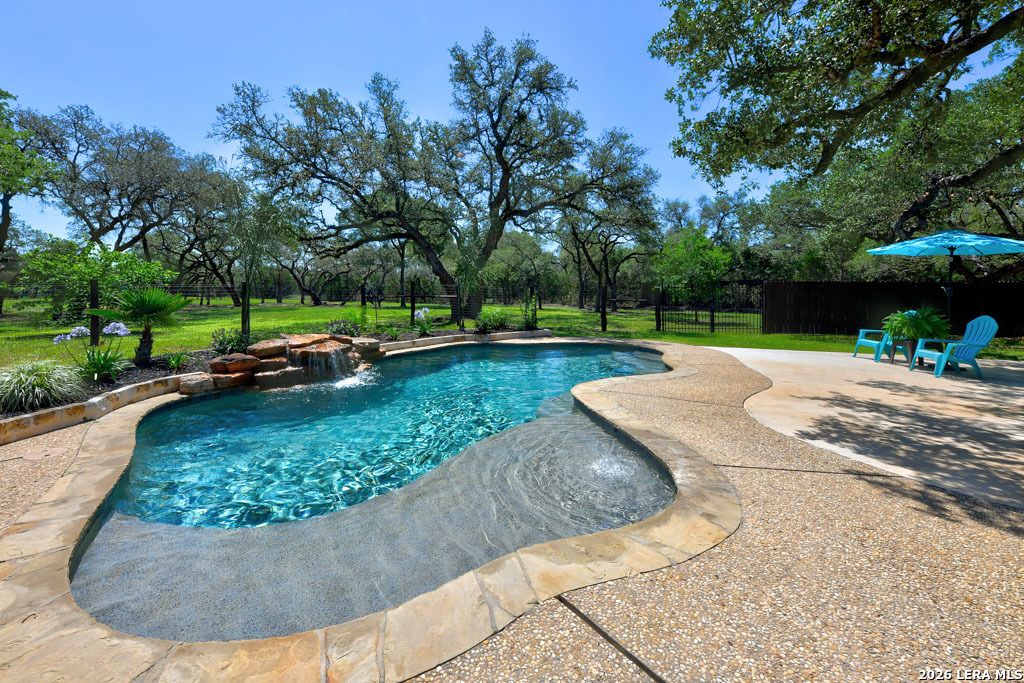 Photo of 101 CIBOLO HOLLOW N, Fair Oaks Ranch, TX 78015 (MLS # 1963468)