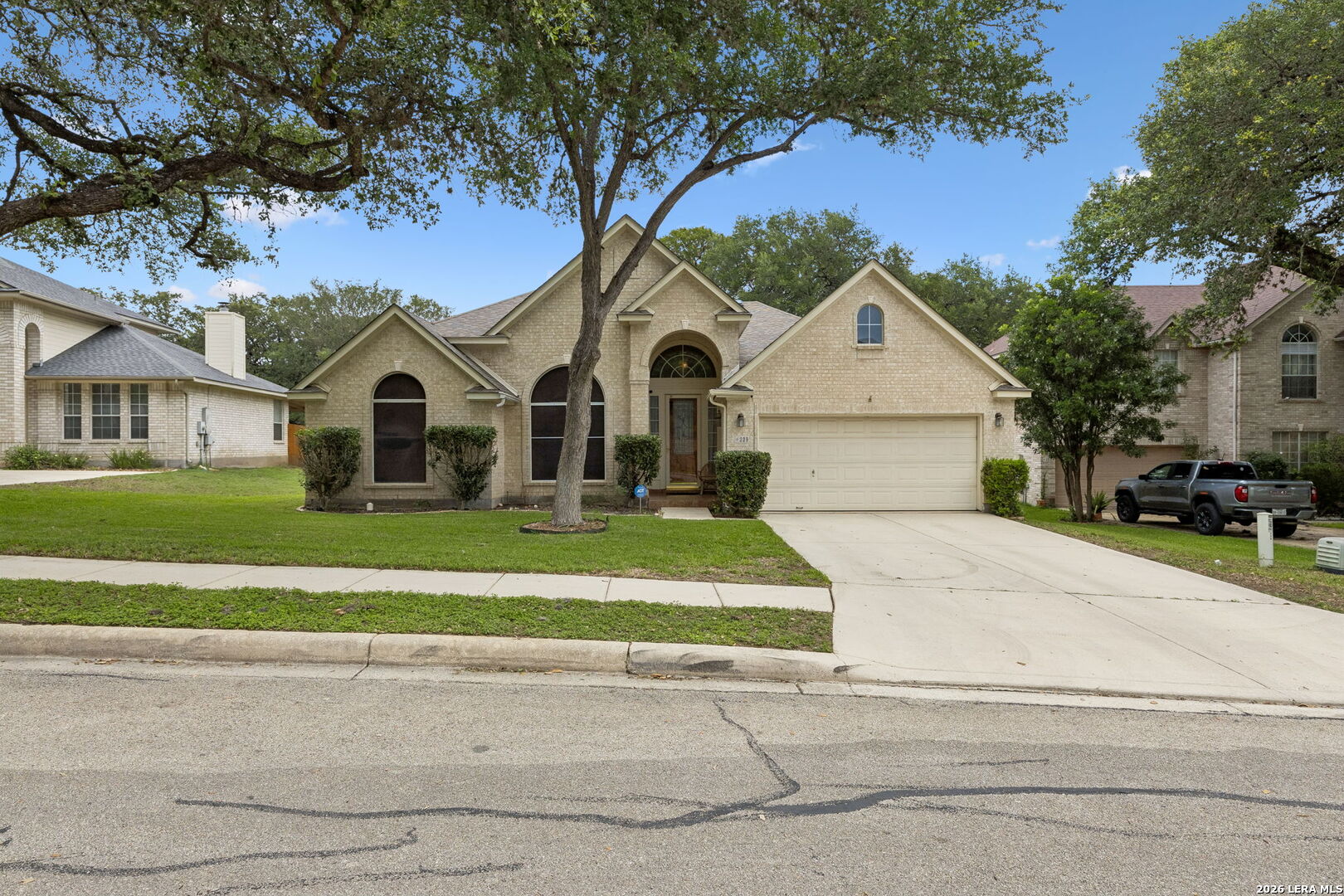 229 OAK CREEK DR