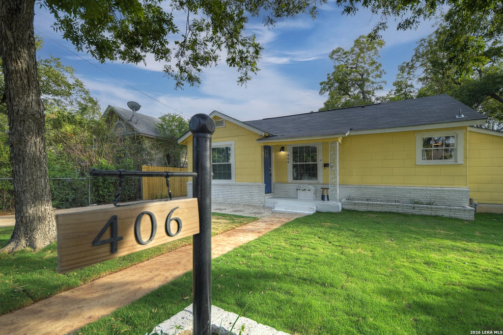 Photo of 406 MCKINLEY AVE, San Antonio, TX 78210 (MLS # 1991232)