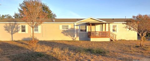 1361 County Road 773 Devine TX 78016