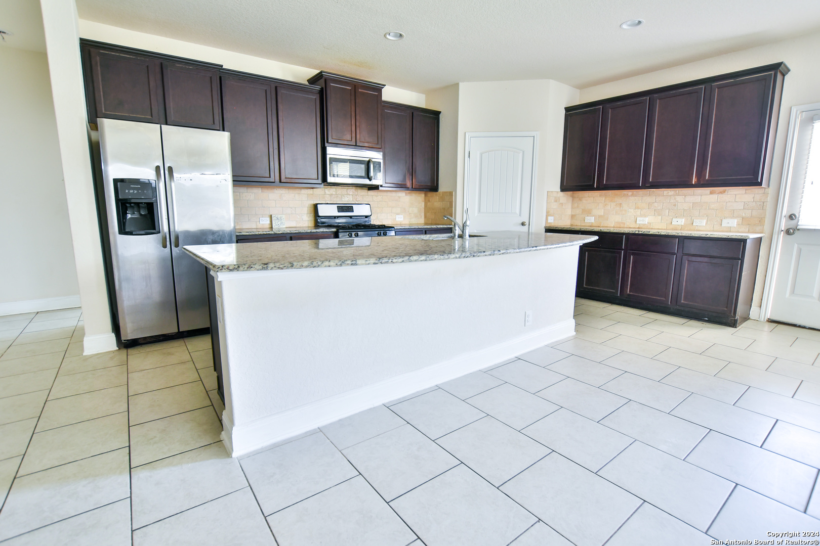 8623 Briscoe Fields