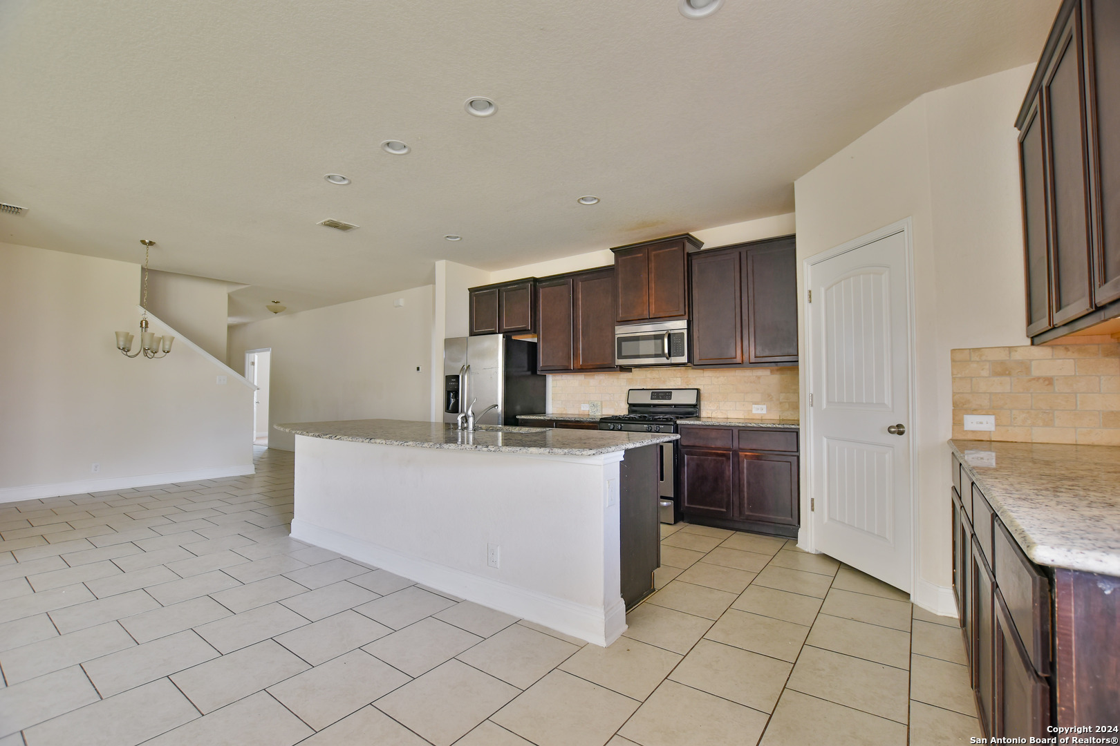 8623 Briscoe Fields