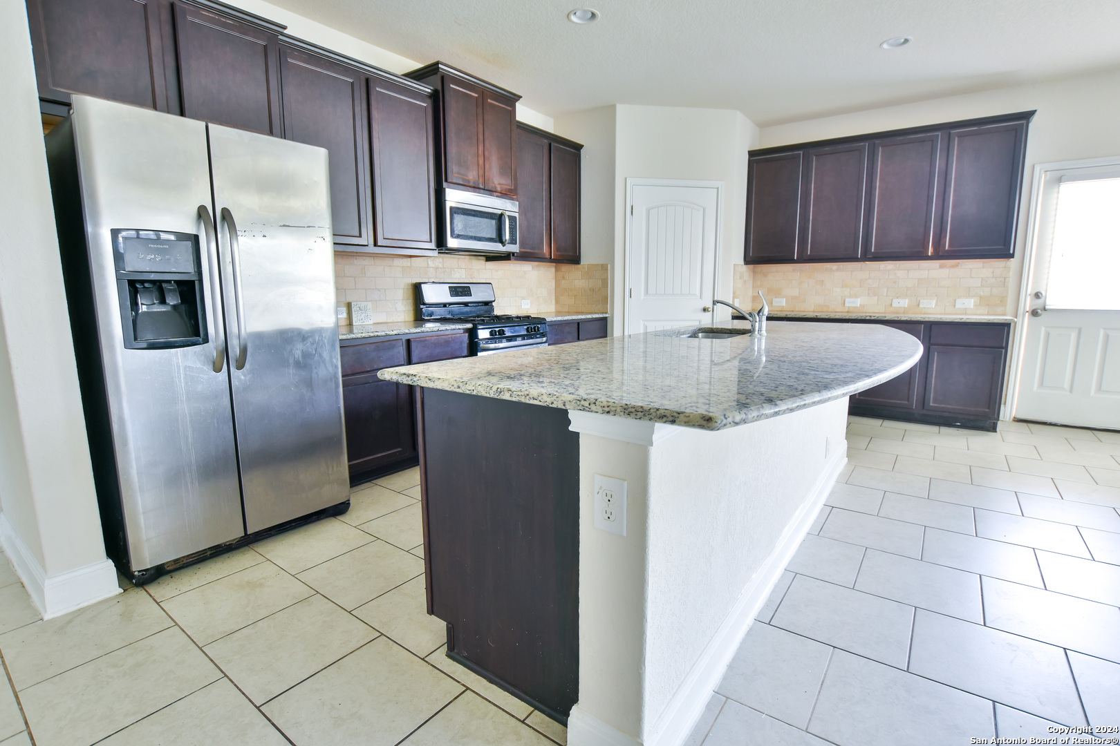 8623 Briscoe Fields