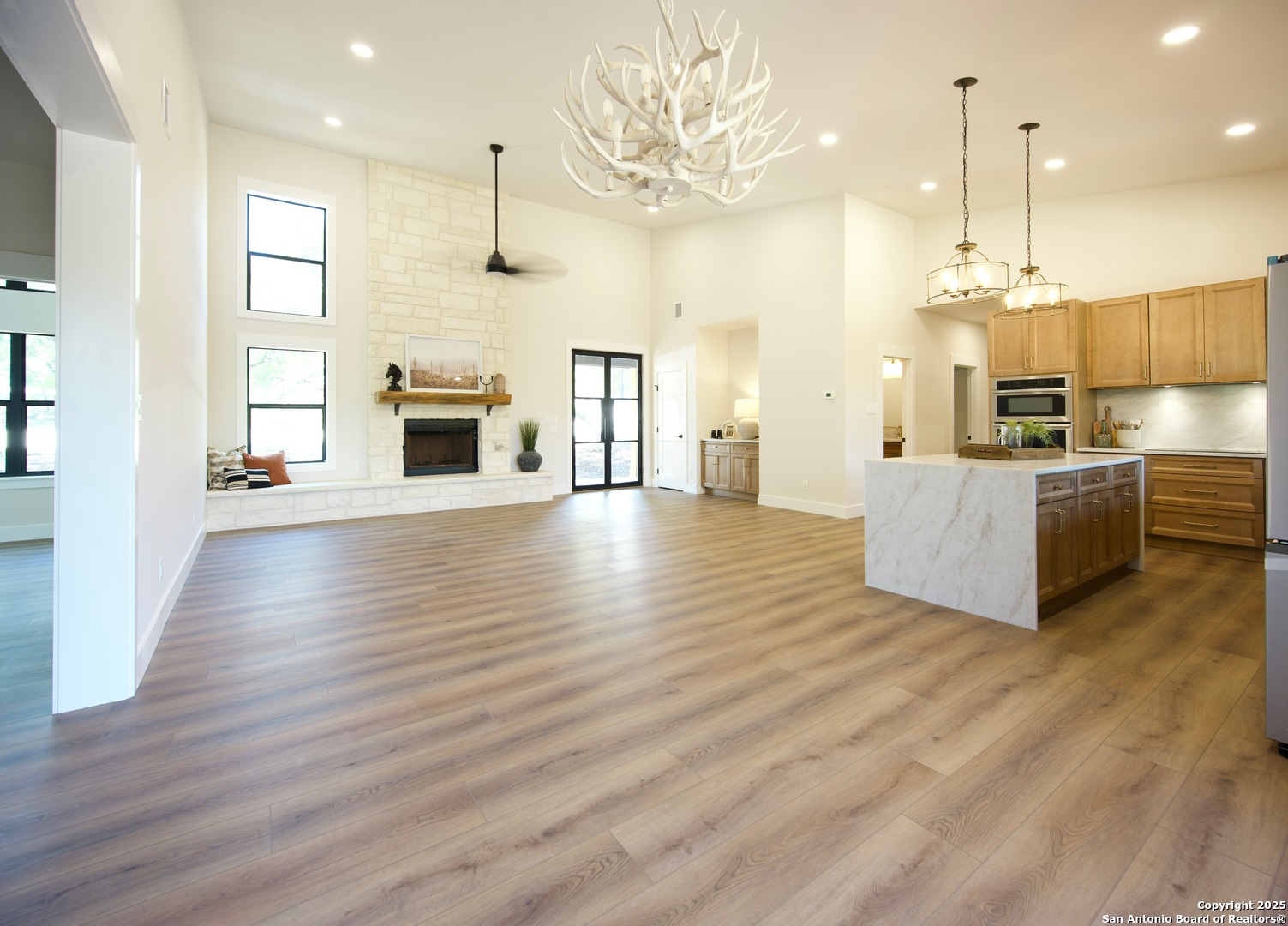 1129 Estate Dr