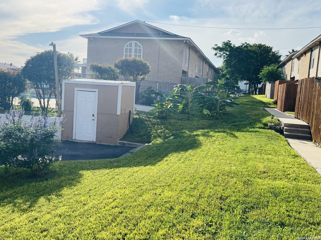 Photo of 7322 Oak Manor Dr 35 #35, San Antonio, TX 78229 (MLS # 1940081)