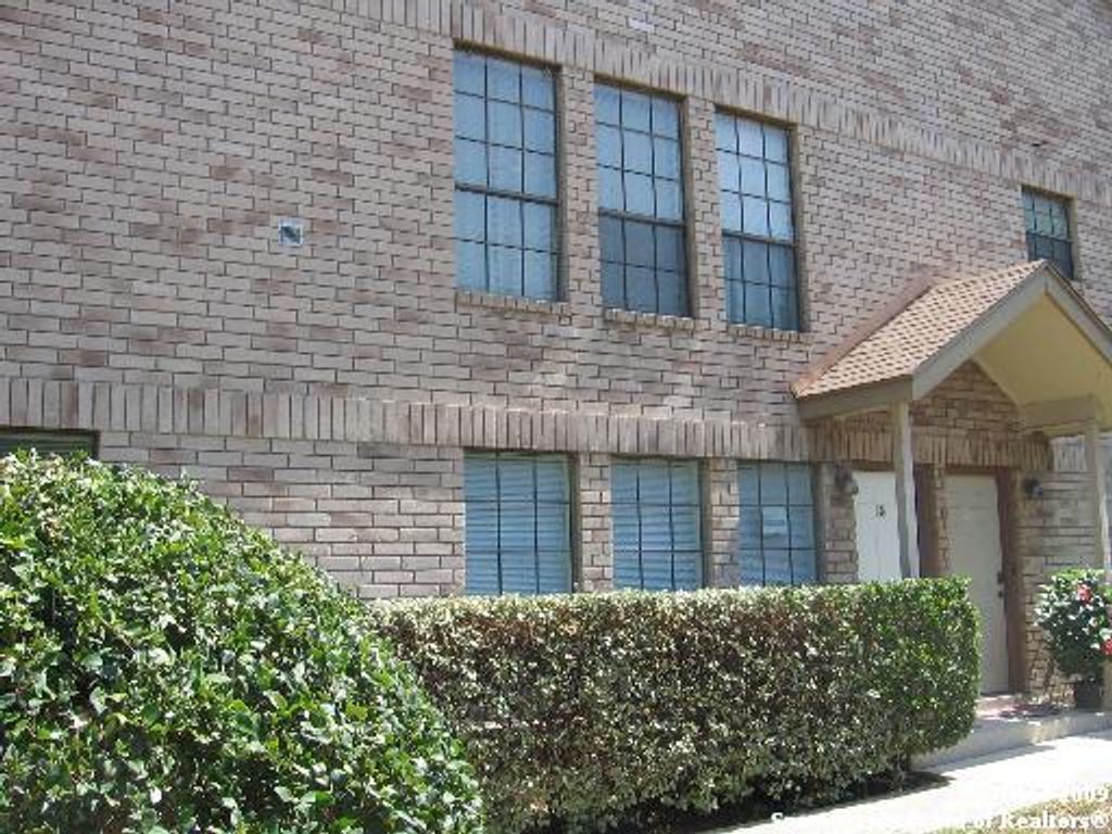 Photo of 12402 Autumn Vista C #C, San Antonio, TX 78249 (MLS # 1953126)